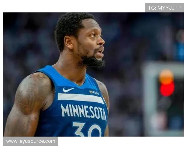 兰德尔较上季背身单打回归 对位内线效率飙升