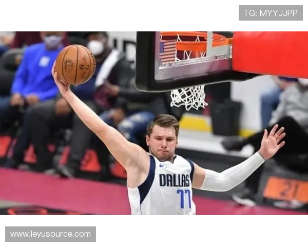 与东契奇挡拆制造空位 威廉姆斯三分命中回升