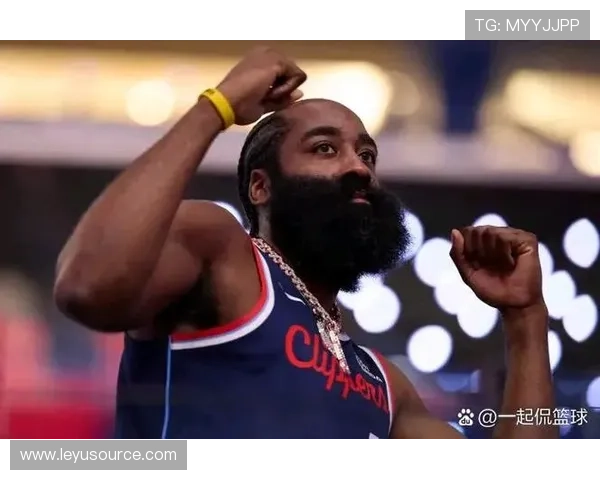 哈登挡拆制造威胁提升火箭关键时刻得分效率