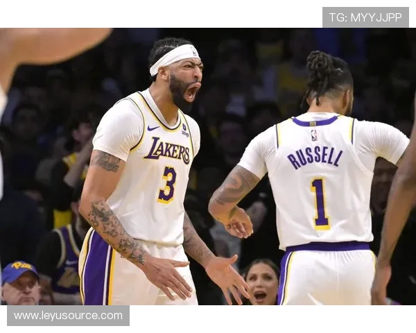 安东尼·戴维斯挡拆拉开防守空间 助湖人内线效率提升