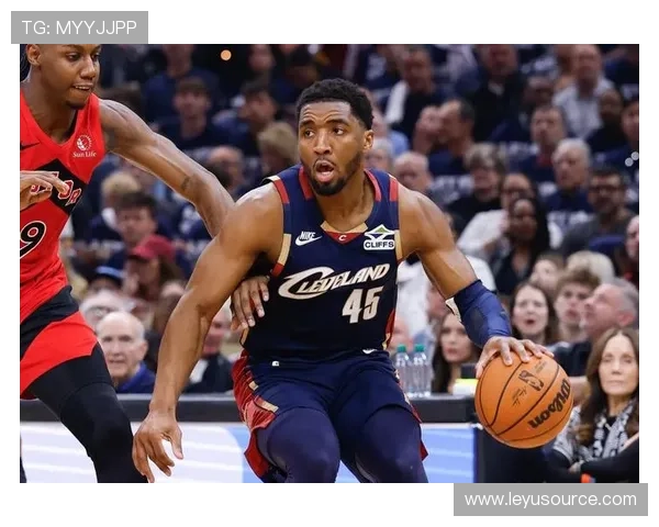 米切尔季后赛砍下30+，对比常规赛得分结构更趋高效